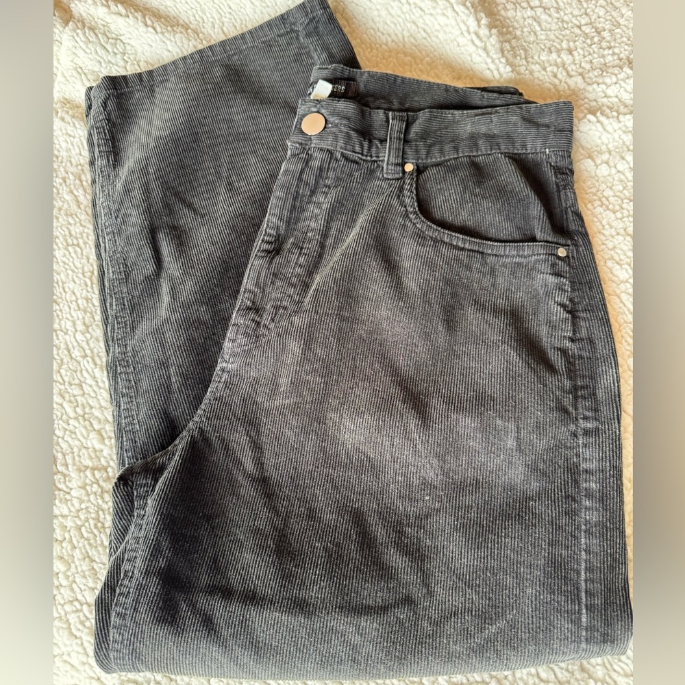 NWOT WOMAN’S URBAN OUTFITTERS CORDUROY WIDE LEG PANTS SIZE 30 Black